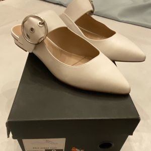 Banana Republic white slides